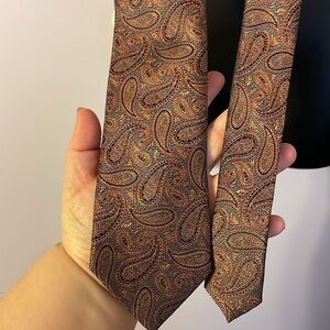 Pronto Uomo Techno Care Stain Resistant Liquid Repellent Silk Paisley Necktie